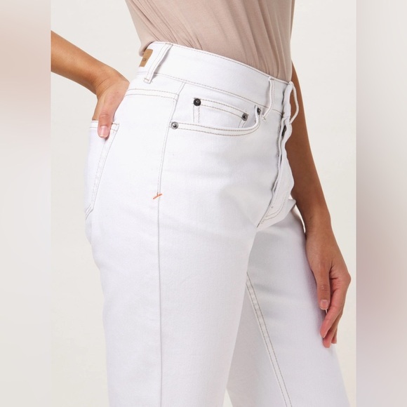 The Normal Brand | Hi-Rise Ankle Skimmer in White - Picture 4 of 12